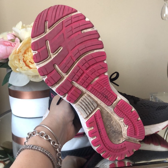 Brooks Women's Adrenaline GTS 19 Running Shoe, Black/Ebony/Pink - Picture 10 of 10